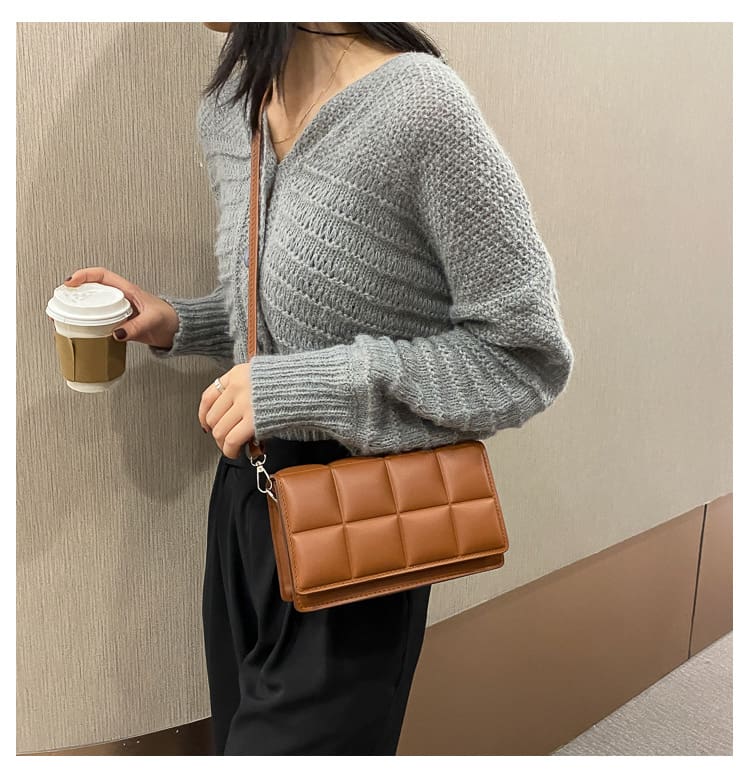 Bolso de hombro para mujer, bolsa femenina de un solo hombro literario de diseño, de tendencia, cruzado, para otoño e invierno, 2021